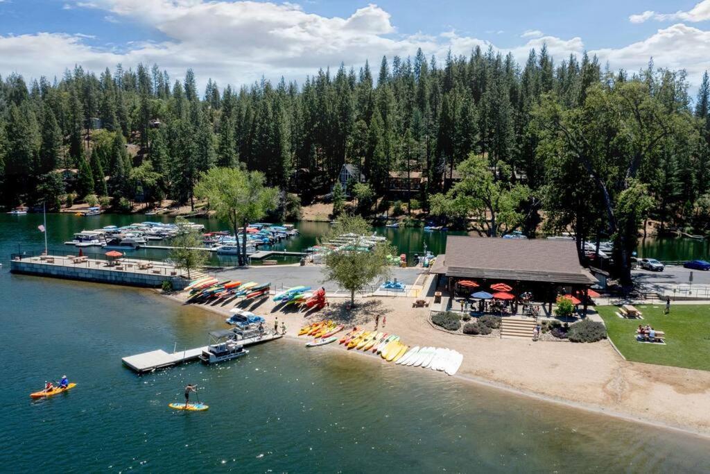 New Luxury Lake House In Pine Mountain Lake Close To Yosemite! Perfect For All Seasons! Great For Retreats, Getaways, Celebrations, And More! Groveland Luaran gambar