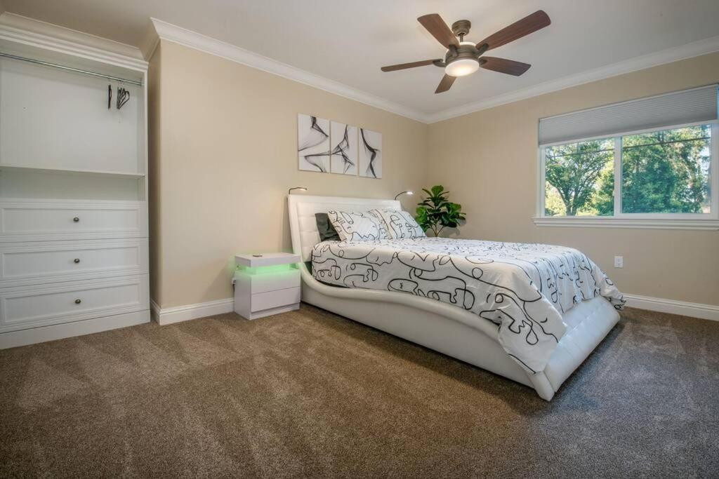 New Luxury Lake House In Pine Mountain Lake Close To Yosemite! Perfect For All Seasons! Great For Retreats, Getaways, Celebrations, And More! Groveland Luaran gambar