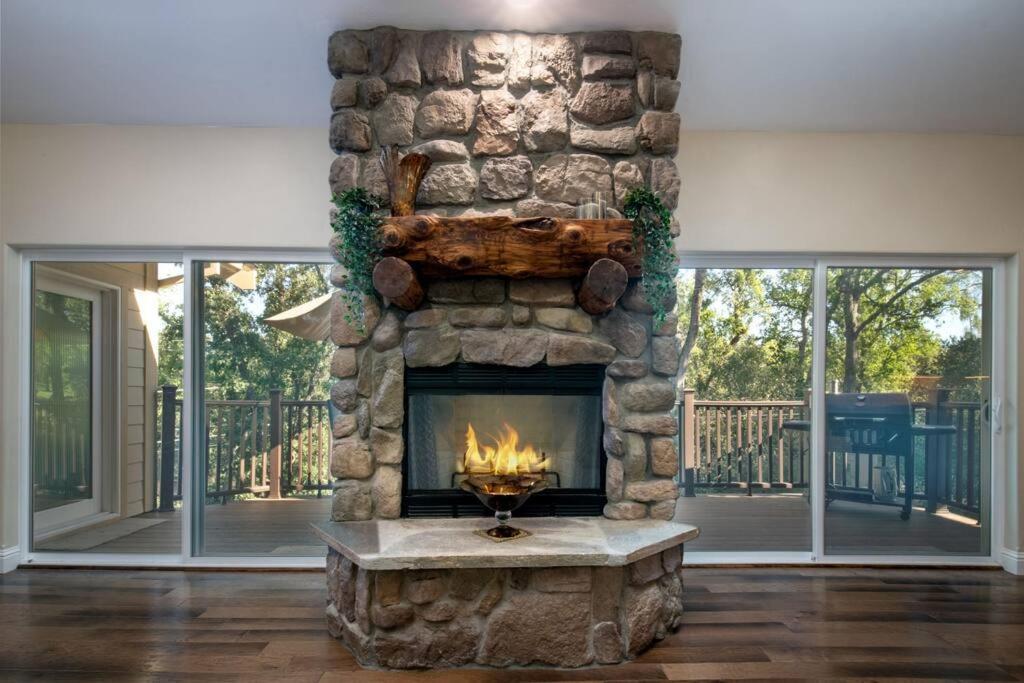 New Luxury Lake House In Pine Mountain Lake Close To Yosemite! Perfect For All Seasons! Great For Retreats, Getaways, Celebrations, And More! Groveland Luaran gambar