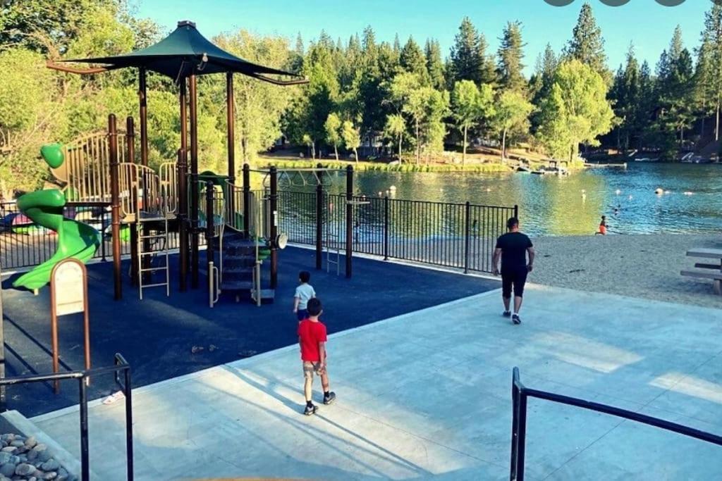 New Luxury Lake House In Pine Mountain Lake Close To Yosemite! Perfect For All Seasons! Great For Retreats, Getaways, Celebrations, And More! Groveland Luaran gambar