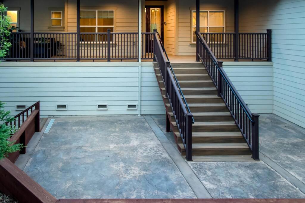 New Luxury Lake House In Pine Mountain Lake Close To Yosemite! Perfect For All Seasons! Great For Retreats, Getaways, Celebrations, And More! Groveland Luaran gambar