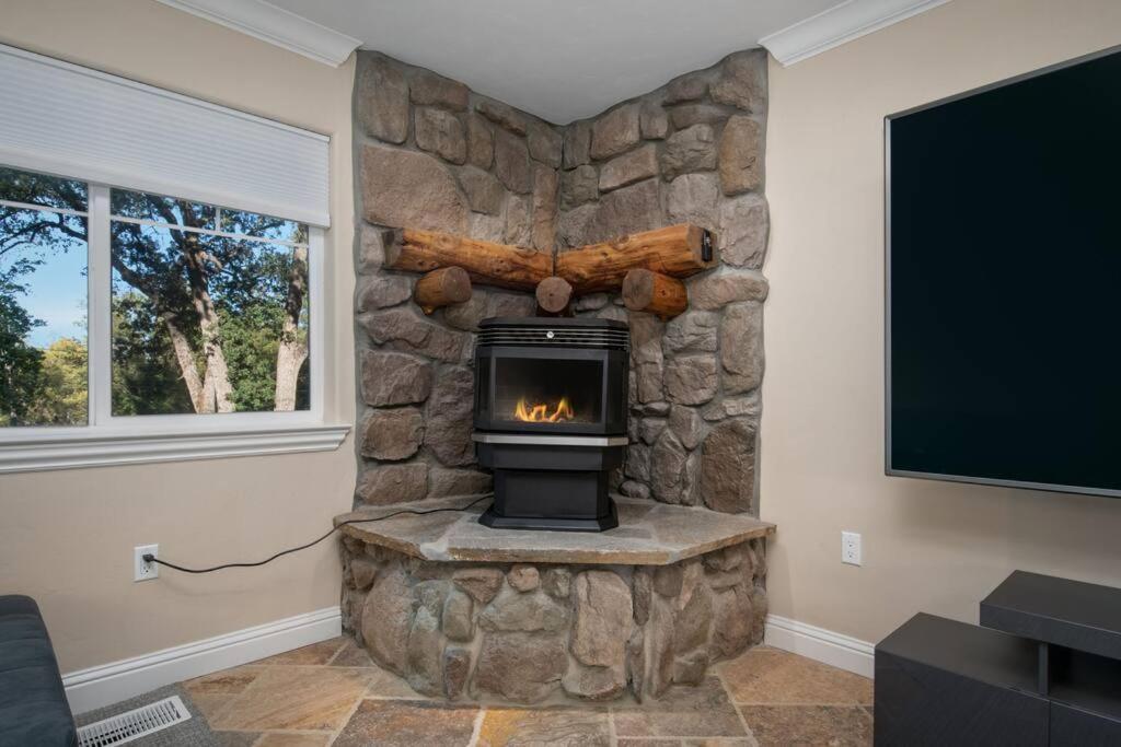 New Luxury Lake House In Pine Mountain Lake Close To Yosemite! Perfect For All Seasons! Great For Retreats, Getaways, Celebrations, And More! Groveland Luaran gambar