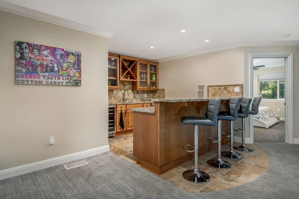 New Luxury Lake House In Pine Mountain Lake Close To Yosemite! Perfect For All Seasons! Great For Retreats, Getaways, Celebrations, And More! Groveland Luaran gambar